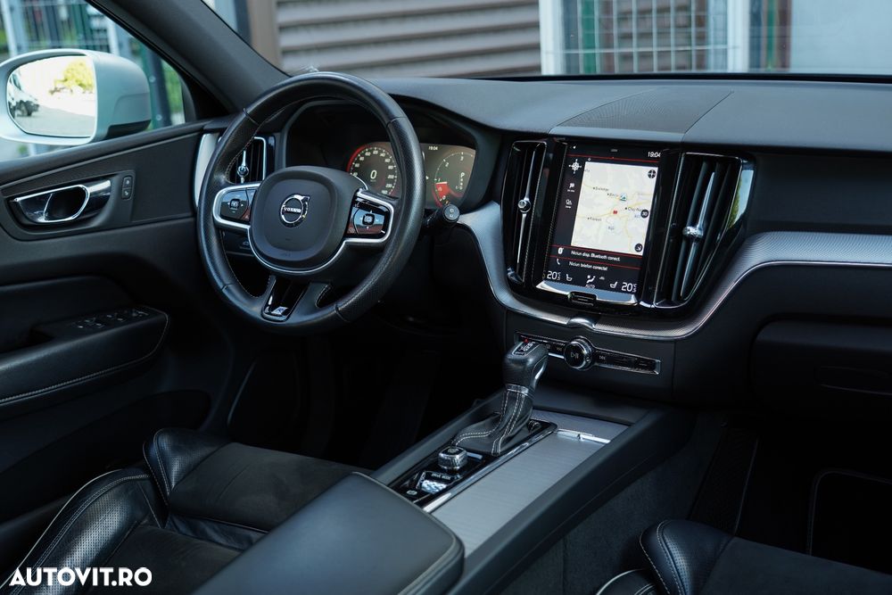 Volvo XC 60 D4 AWD Geartronic RDesign - 17