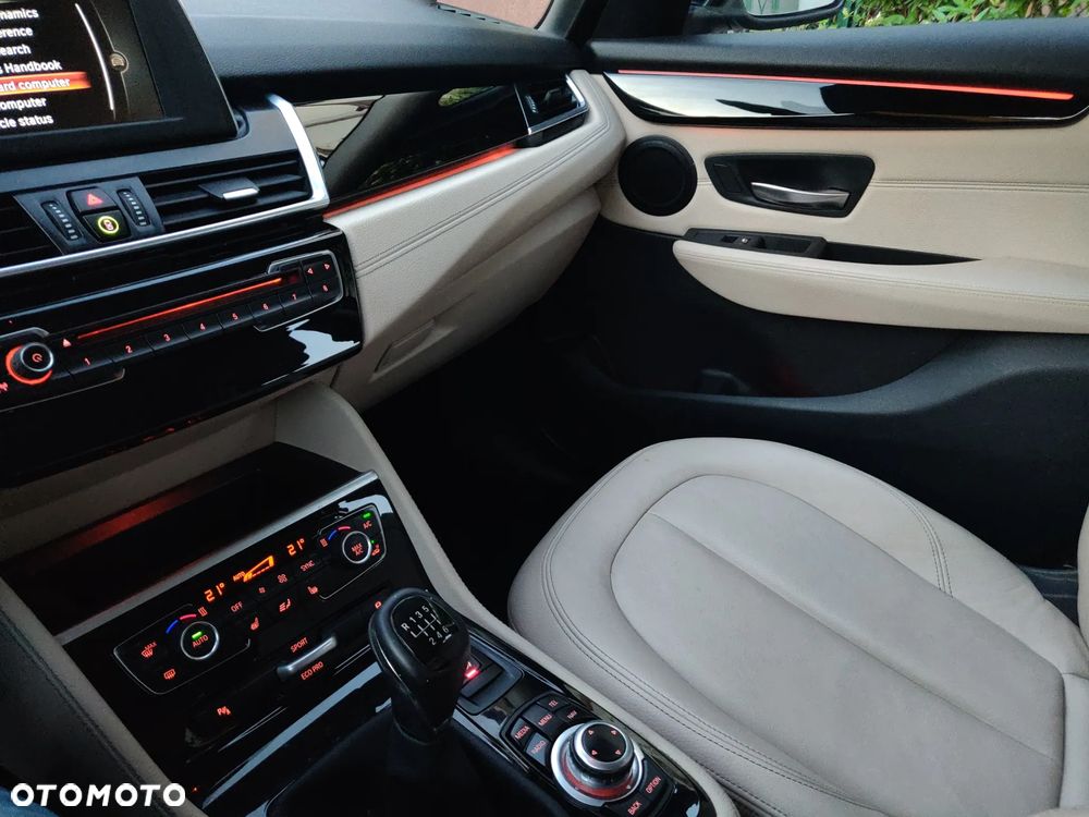 BMW Seria 2 214d Luxury Line - 8