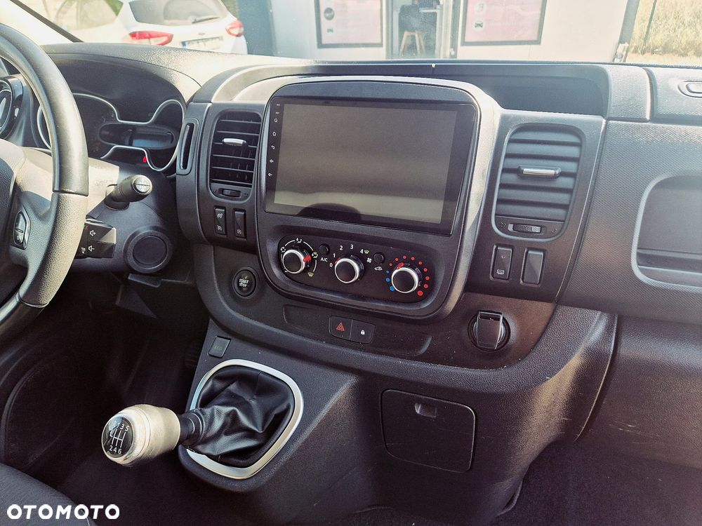 Renault TRAFIC - 24