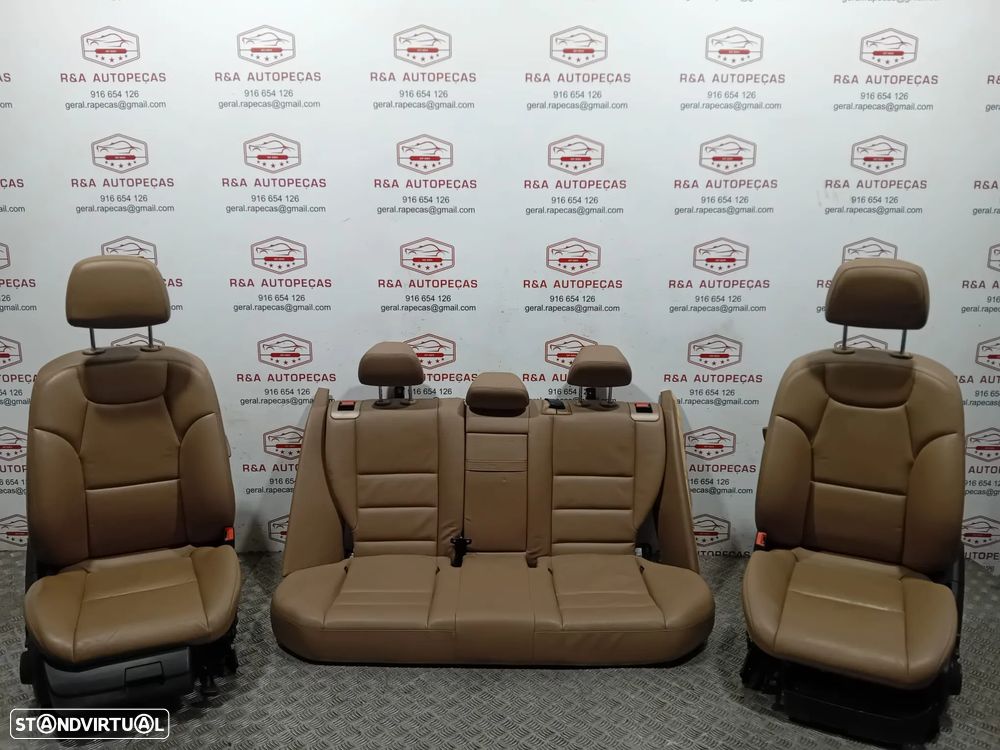 Conjunto de Bancos Elétricos Mercedes Class C W204 Sedan em Pele Original - 19