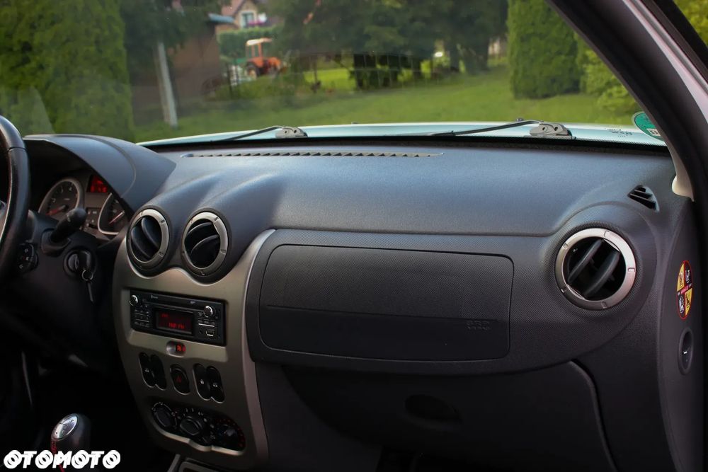 Dacia Duster 1.6 - 22