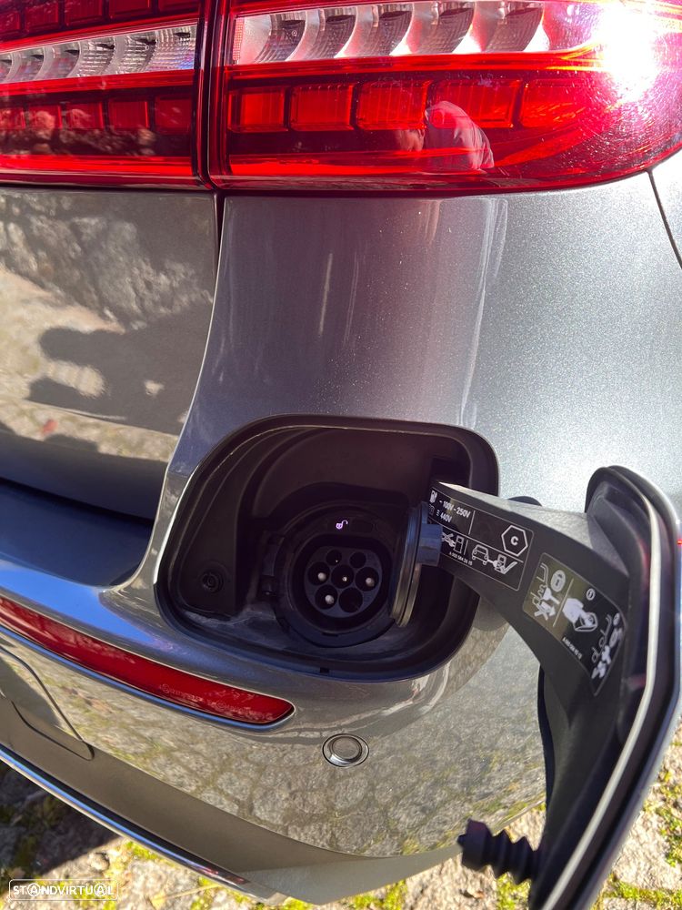 Mercedes-Benz E 300 de 4Matic 9G-TRONIC AMG Line - 31