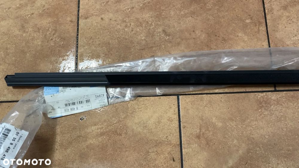 BMW F45 LISTWA ZGARNIAJĄCA PRAWY TYŁ 8498418 NOWA - 2