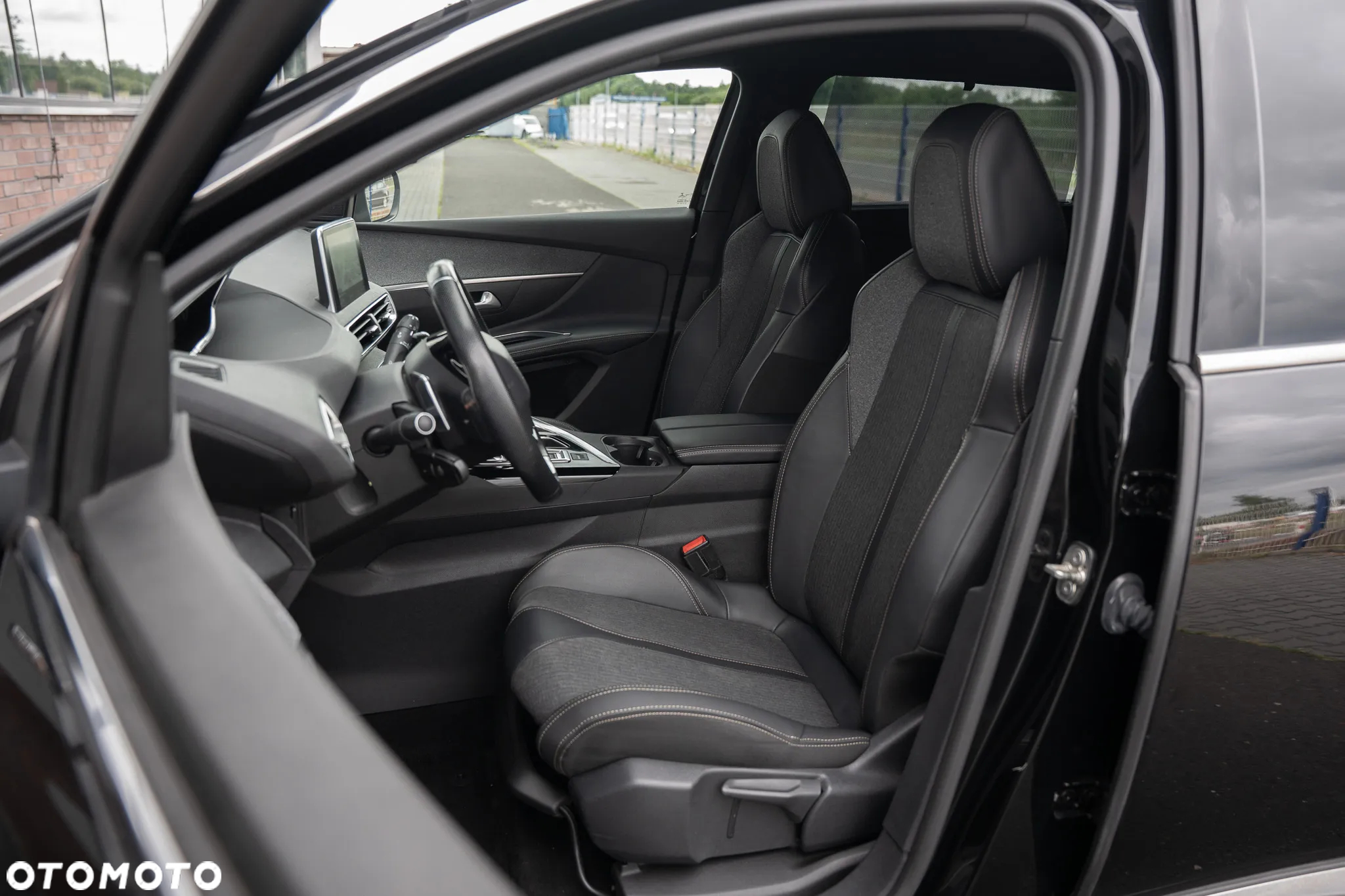 Peugeot 5008 1.6 PureTech GT Line S&S EAT8 - 22