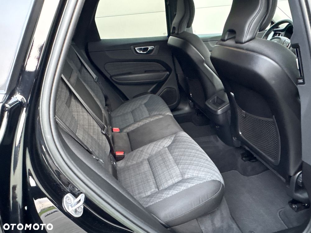 Volvo XC 60 B4 D Geartronic Momentum Pro - 20