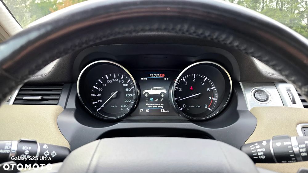 Land Rover Range Rover Evoque - 16