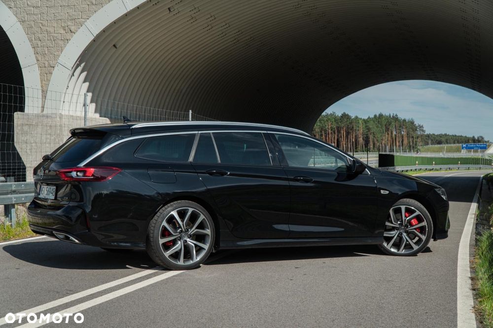 Opel Insignia 2.0 T 4x4 GSi + S&S - 30
