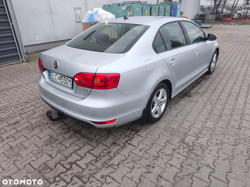 Volkswagen Jetta 1.6 TDI DPF Trendline - 10