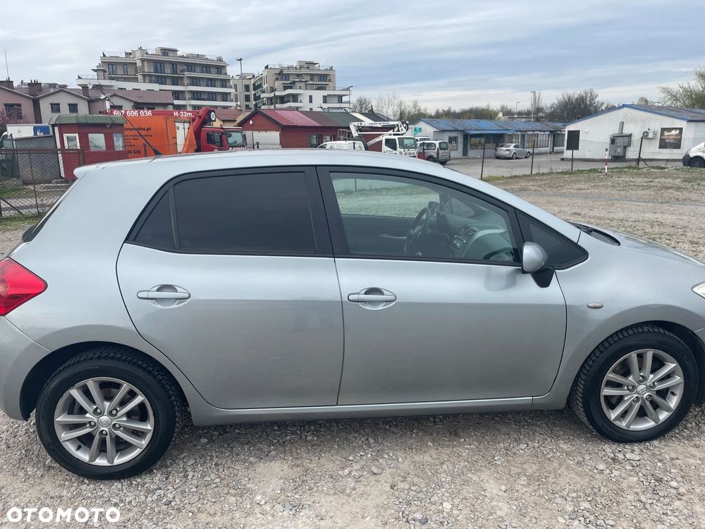 Toyota Auris 2.0 D-4D - 10