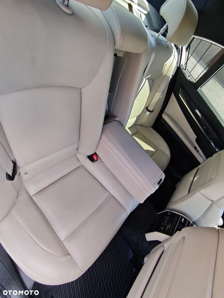 BMW Seria 7 730d - 12