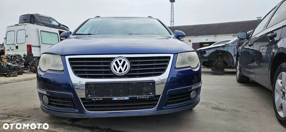 Zderzak przedni przód pod PDC halogeny VW Passat B6 kombi 2009r LD5Q - 1