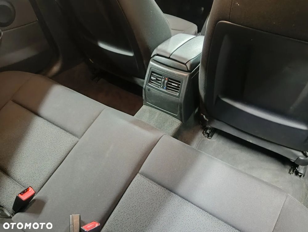 BMW Seria 3 318d DPF - 28