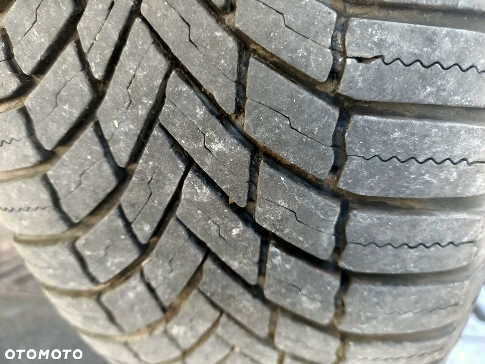 Nissan ENV 200 Maxi - 25