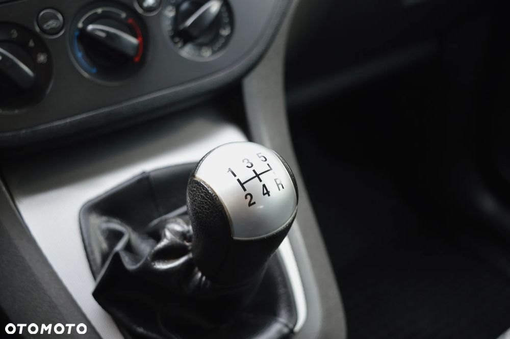 Ford Focus C-Max 1.6 TDCi Ambiente - 24