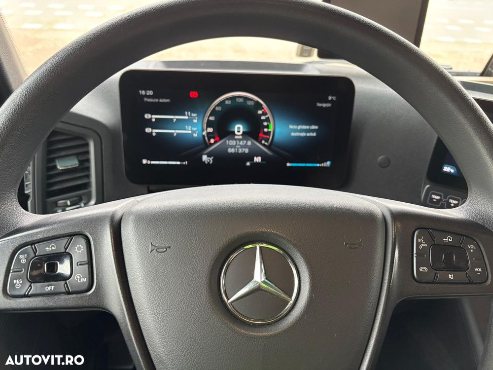 Mercedes-Benz ACTROS - 17