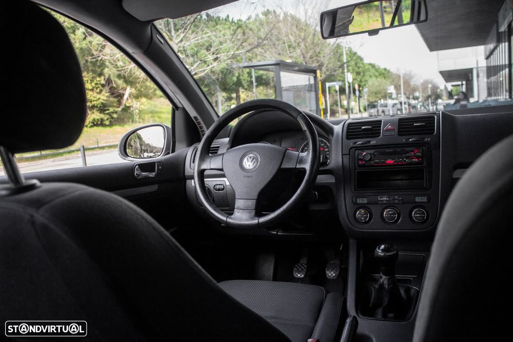 VW Golf 1.6 FSi Confortline - 29