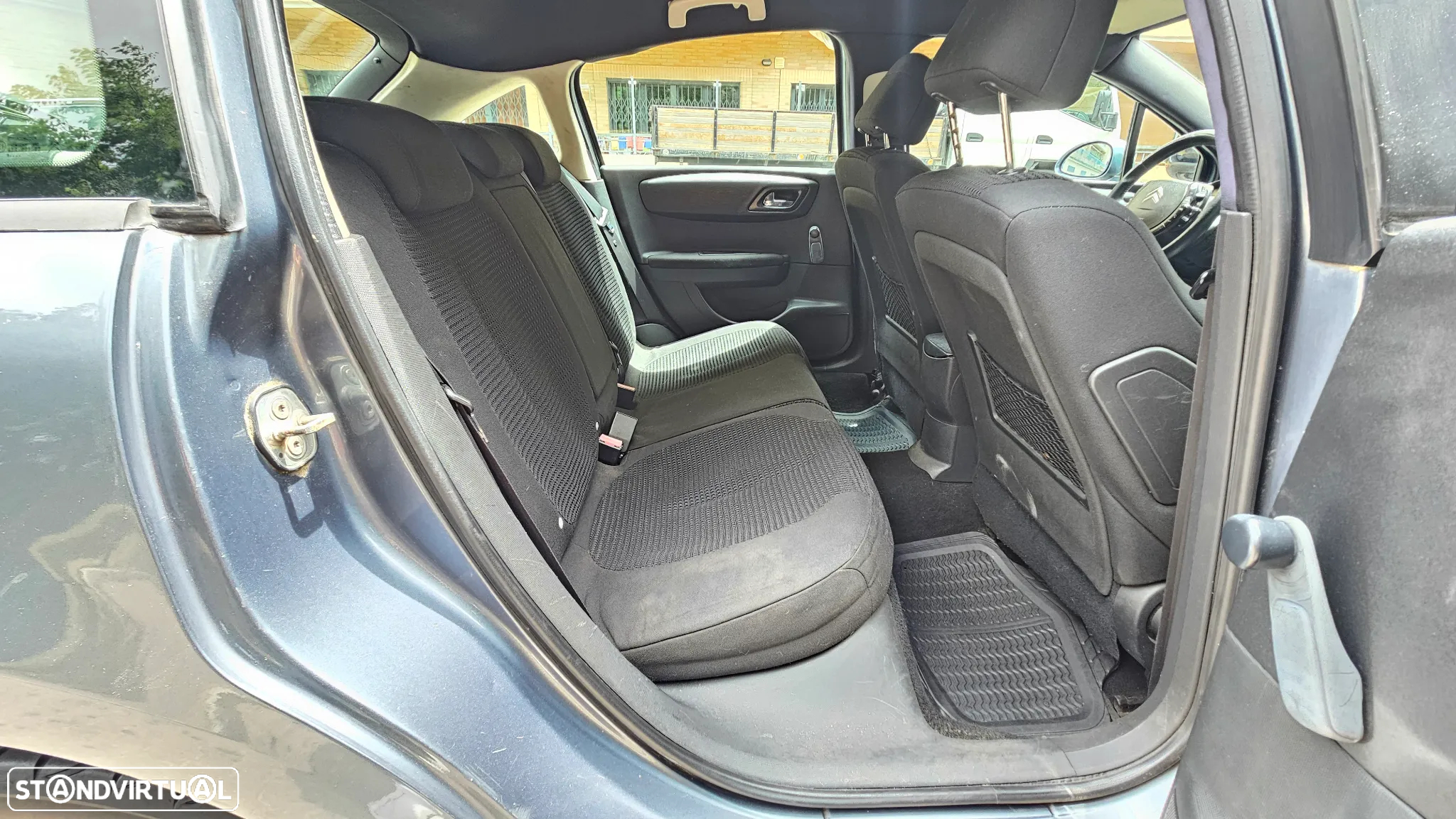 Citroën C4 1.6 HDi 110 Exclusive - 20
