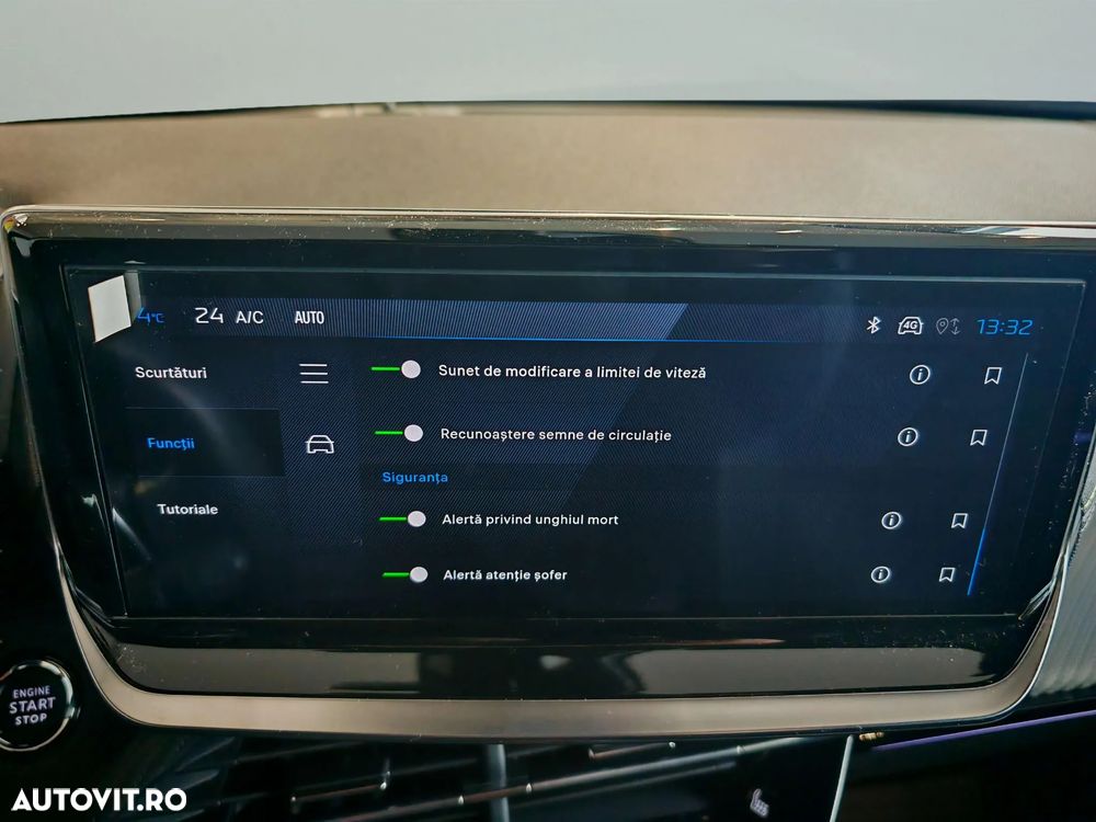 Peugeot 2008 1.2L e-DCS6 MHEV GT - 36