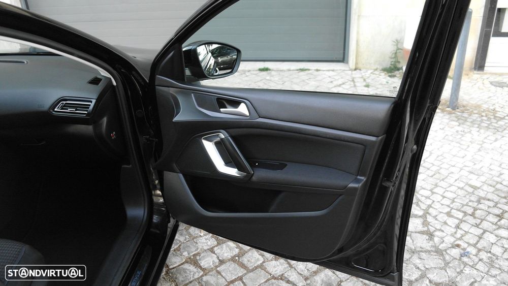 Peugeot 308 1.2 PureTech Style - 22