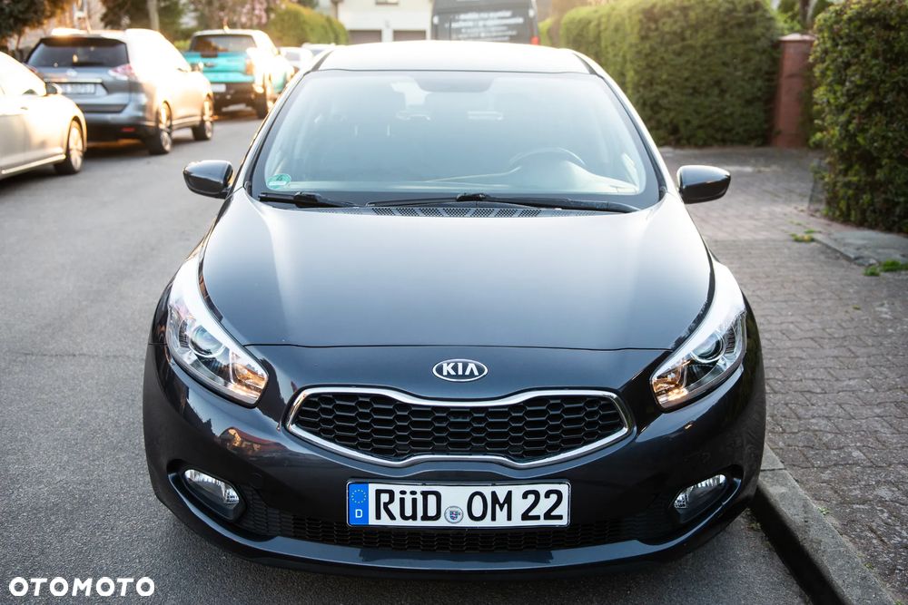 Kia Ceed - 10