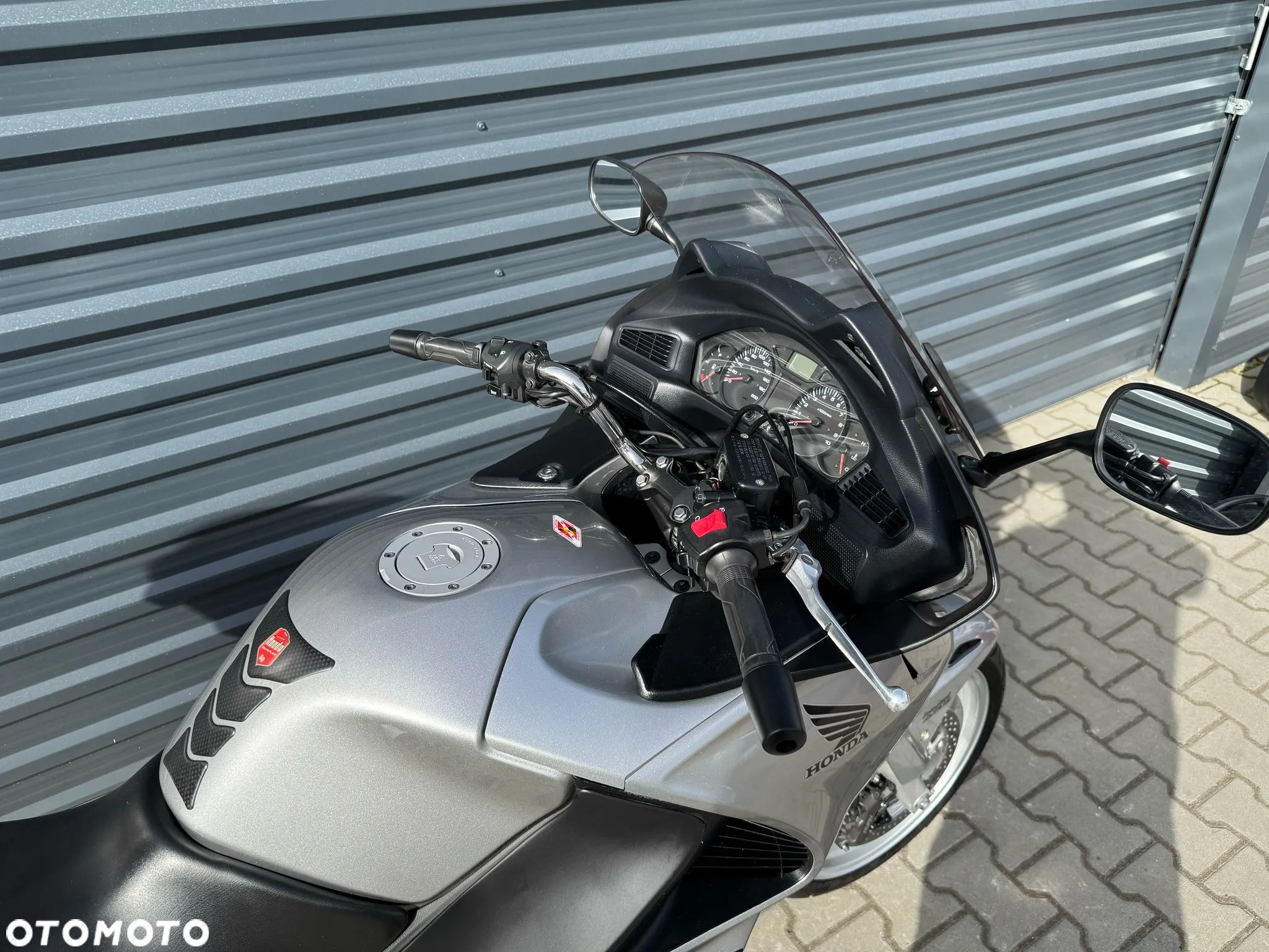 Honda NT - 12