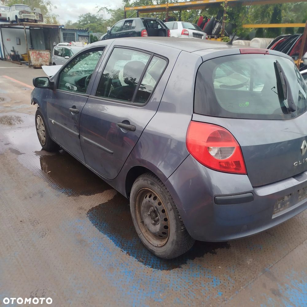 Renault Clio 3  na części . - 9