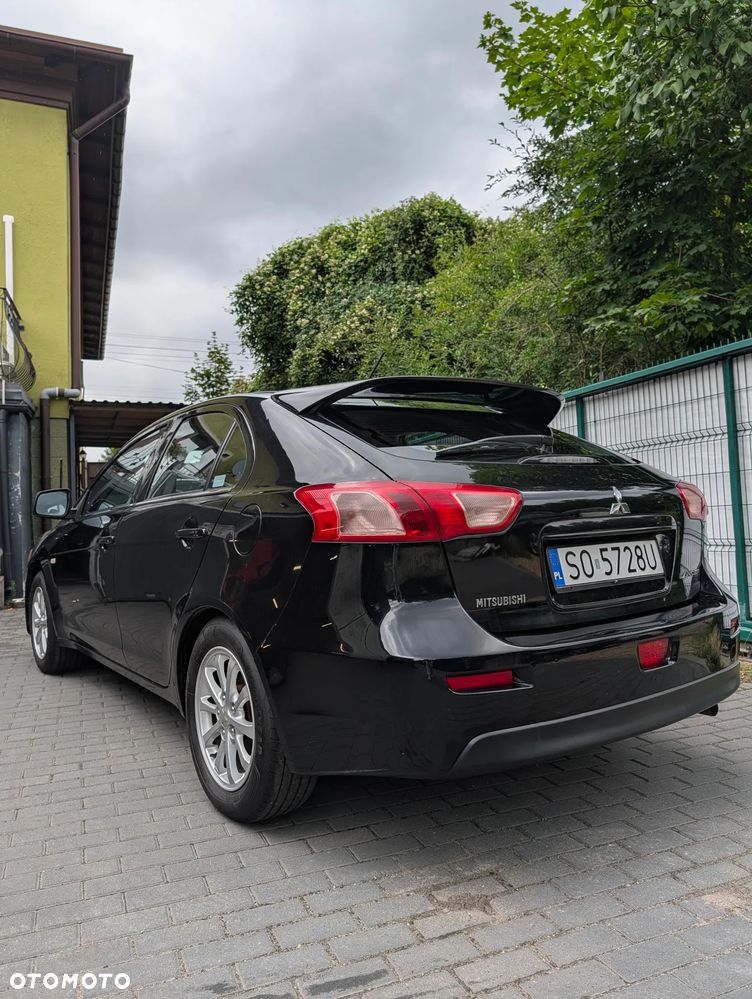 Mitsubishi Lancer 1.6 Invite - 2
