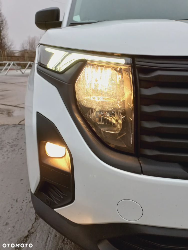 Ford Transit Courier - 16