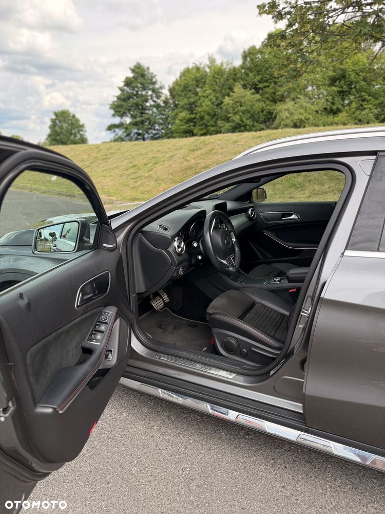 Mercedes-Benz GLA 200 7G-DCT AMG Line - 4