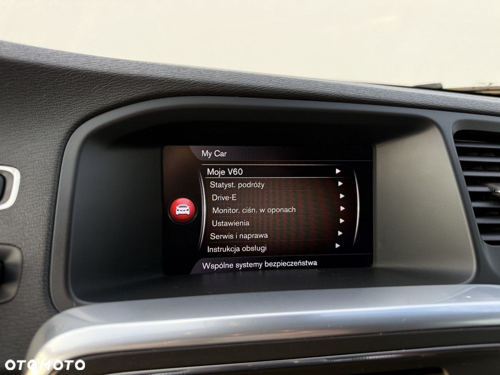 Volvo V60 Cross Country - 19