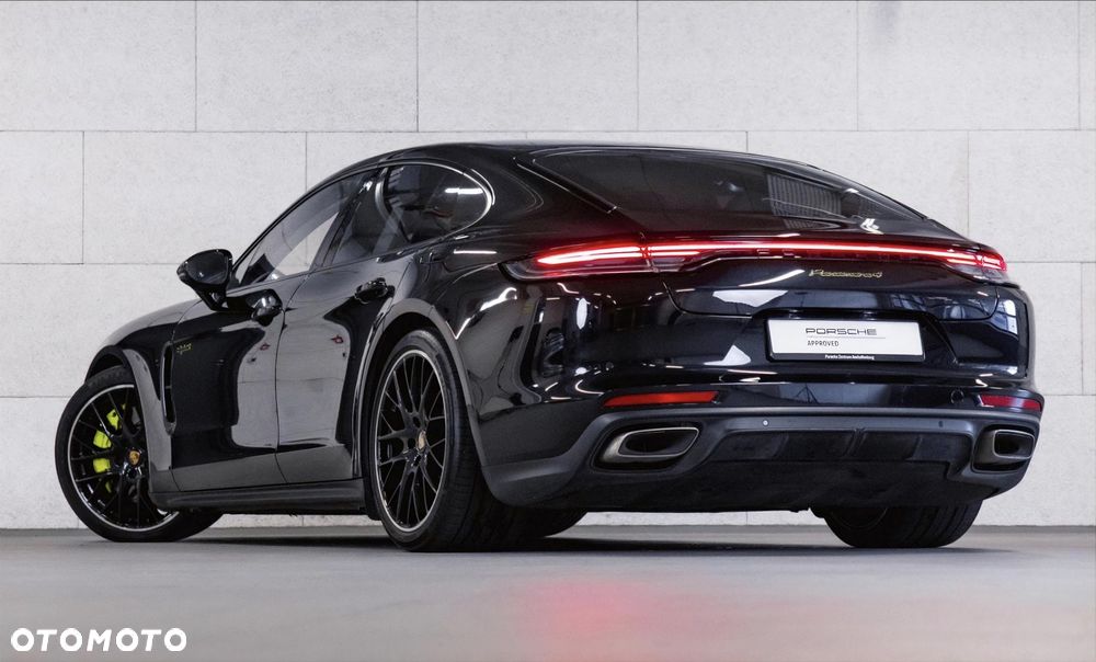 Porsche Panamera 4 E-Hybrid - 1