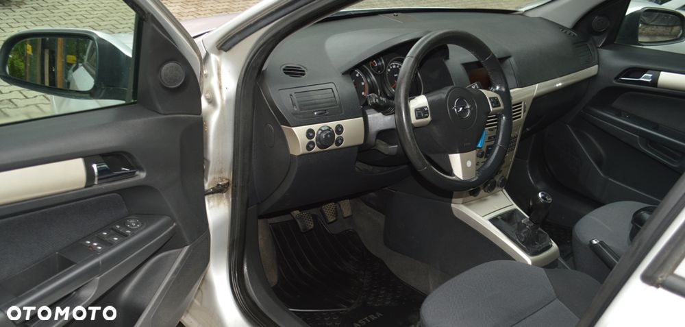 Opel Astra 1.9 CDTI - 29