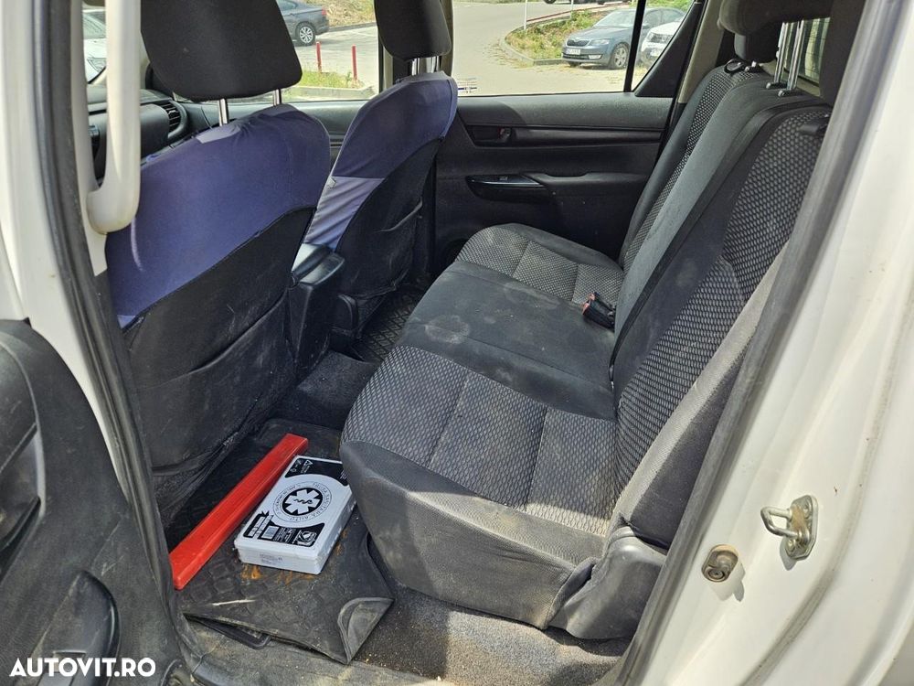 Toyota Hilux 4x4 Double Cab M/T Comfort - 11