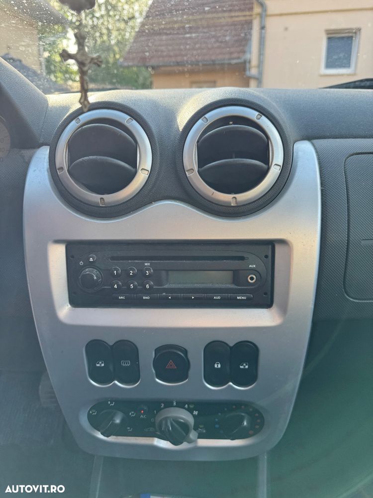 Dacia Logan 1.6 Prestige - 8