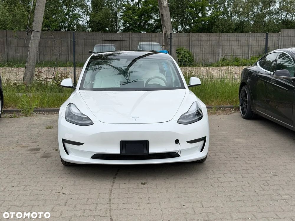 Tesla Model 3 - 2