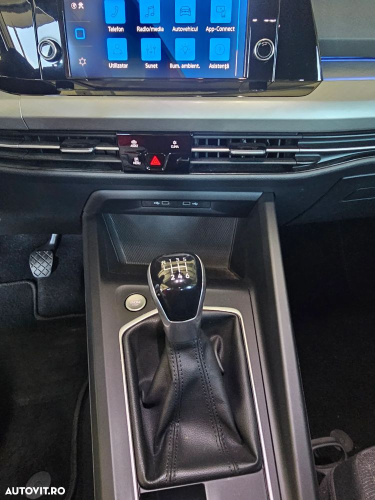 Volkswagen Golf - 8
