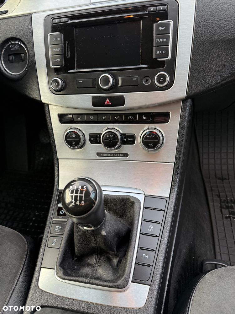 Volkswagen Passat 2.0 TDI Highline - 20