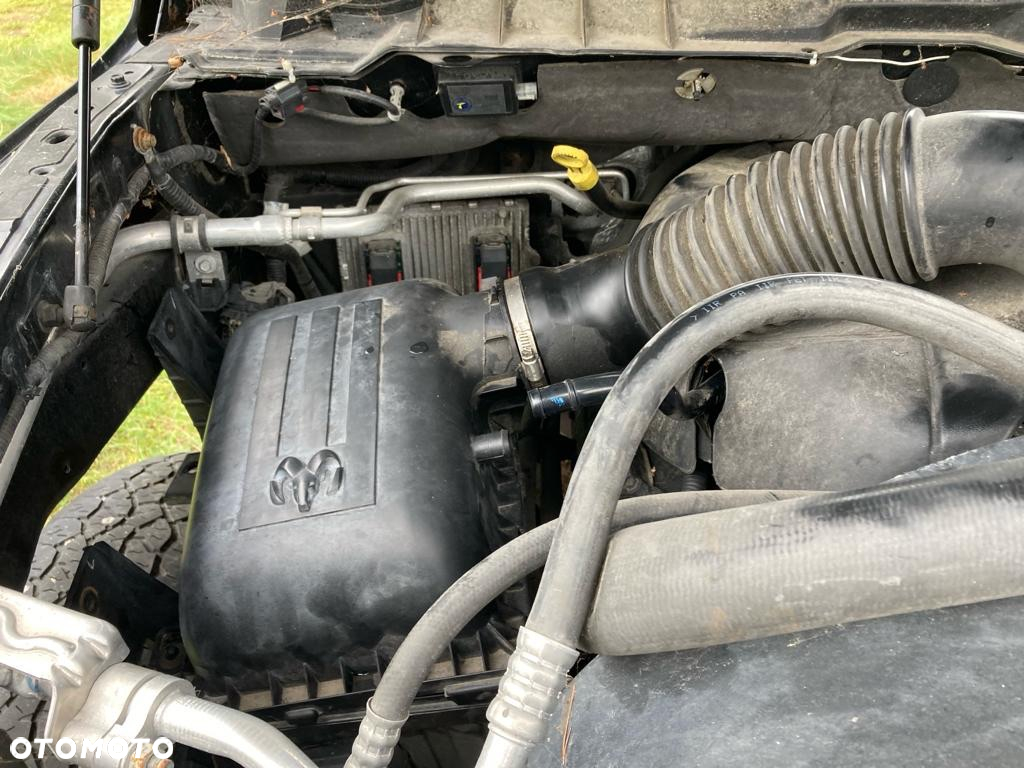 Dodge RAM 1500 5.7 4x4 - 8