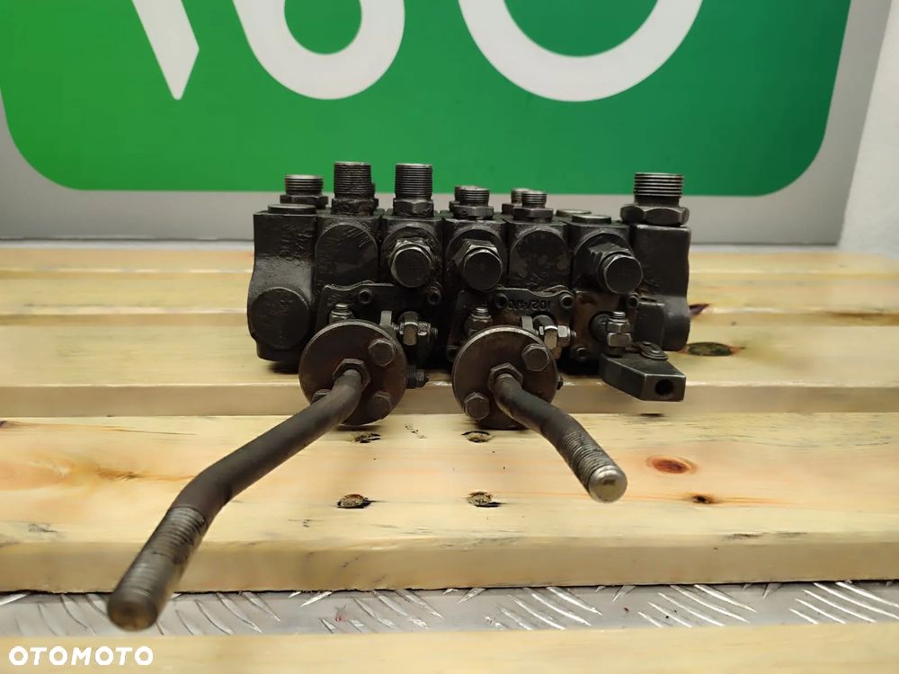Rozdzielacz hydrauliczny 3469205165 ładowarka JCB - 3