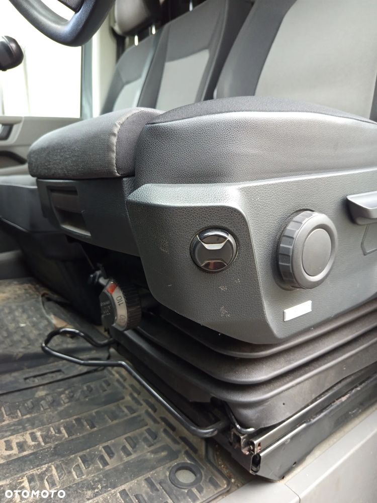 Volkswagen Crafter - 11