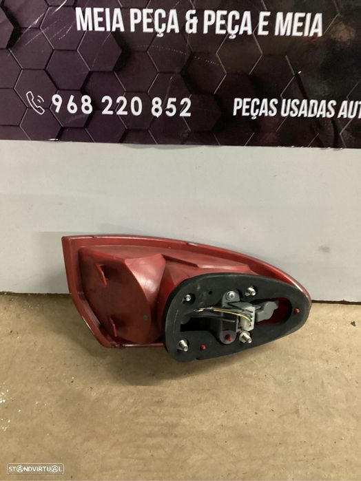 Farolim traseiro esquerdo alfa romeo 147 de 2002 - 1