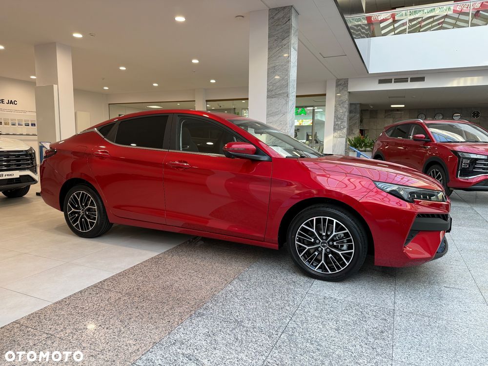 JAC J7 Plus CVT - 19