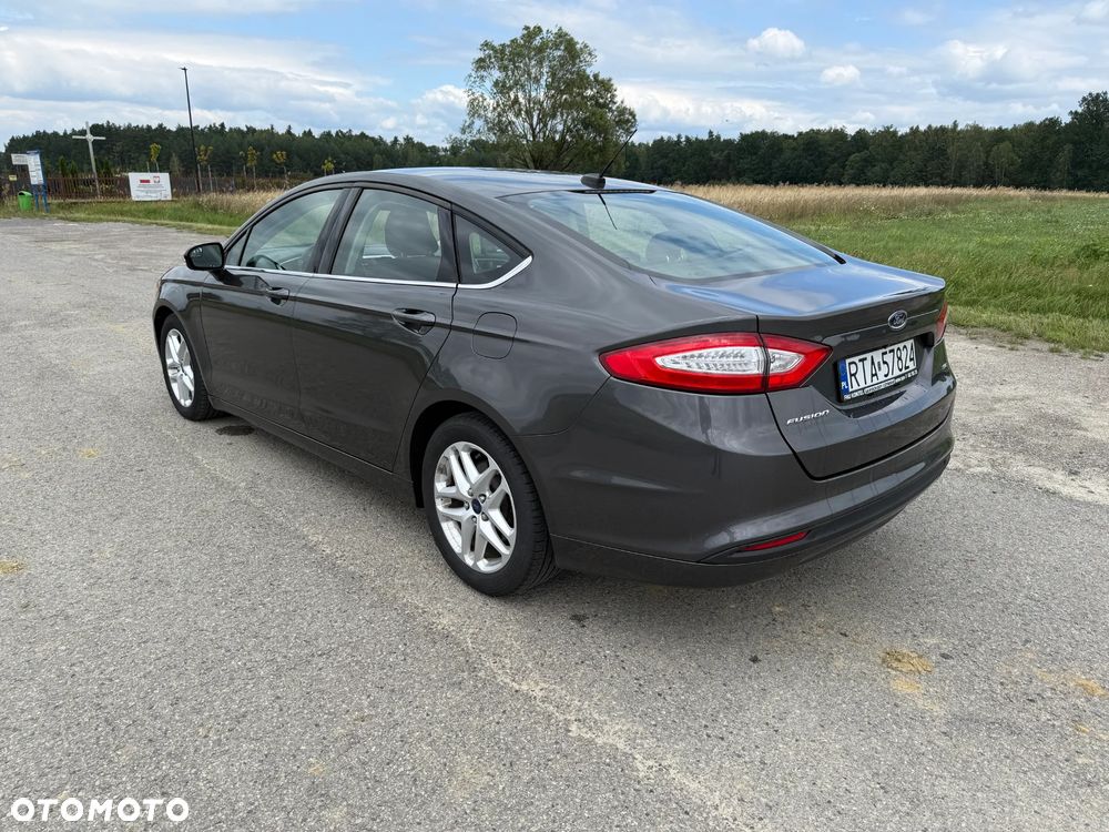 Ford Fusion - 7