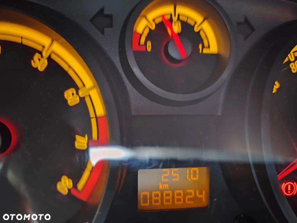 Opel Corsa 1.2 16V Essentia - 12