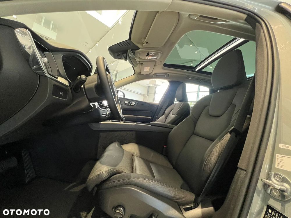 Volvo XC 60 B5 B AWD Plus Dark - 7