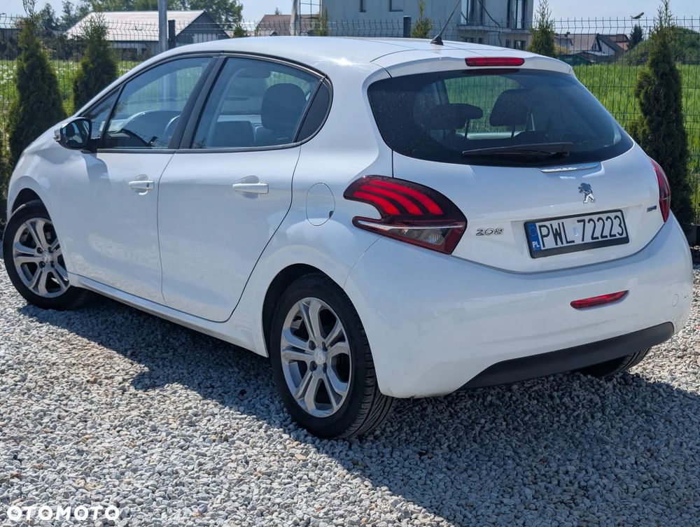 Peugeot 208 - 15