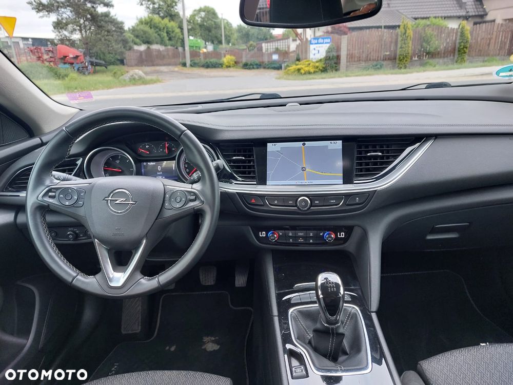 Opel Insignia - 12