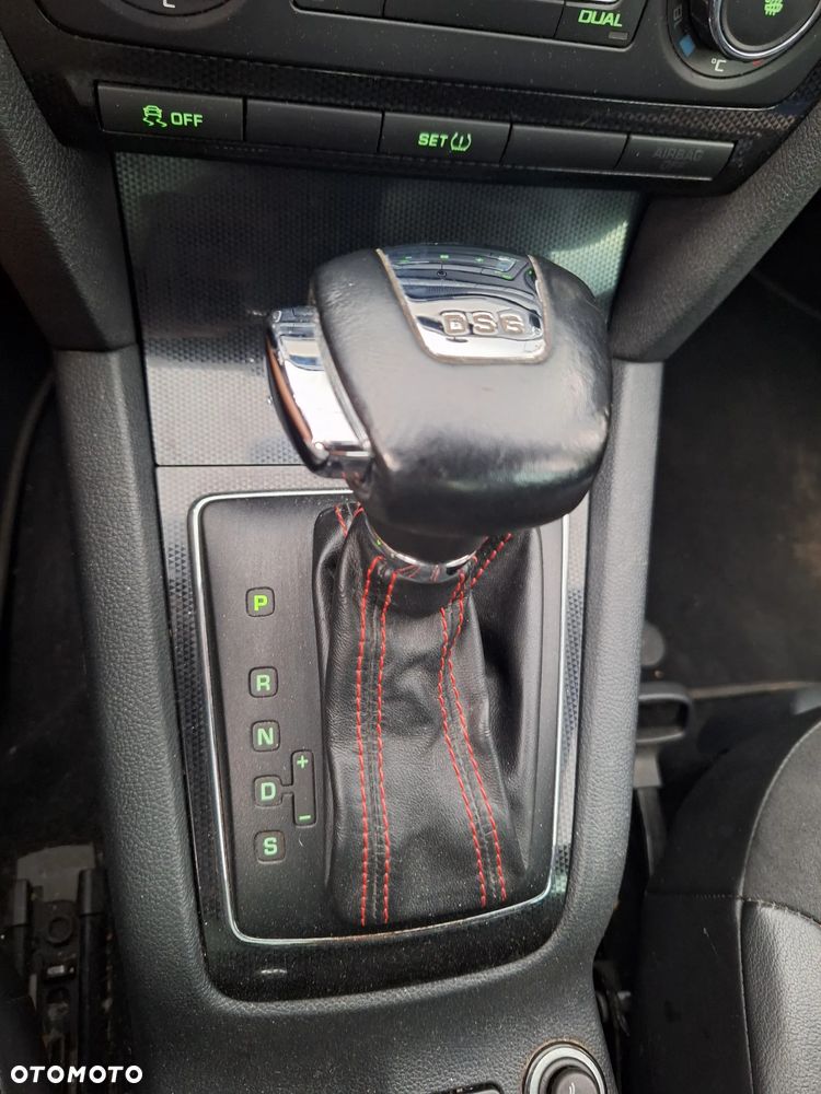 Skoda Octavia 2.0 TDI RS DSG - 30