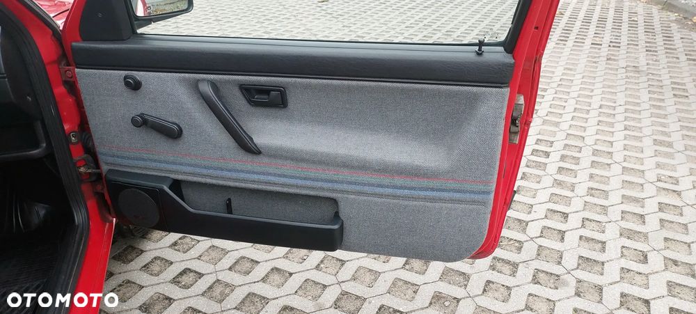 Volkswagen Golf - 31