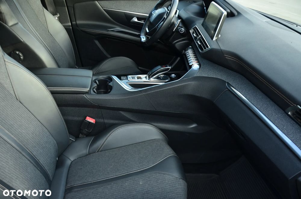 Peugeot 3008 1.2 PureTech GT S&S EAT8 - 24